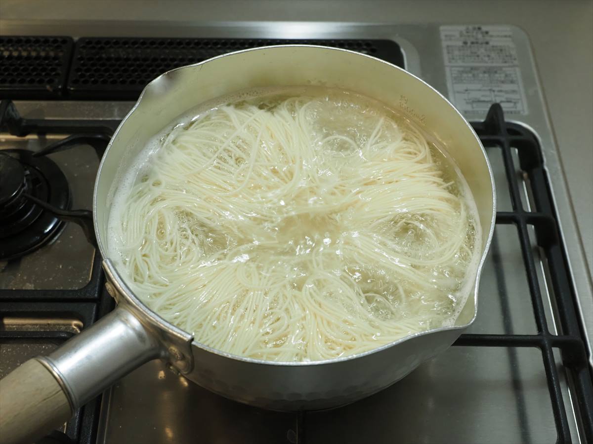 エスニックゆで鶏そうめん