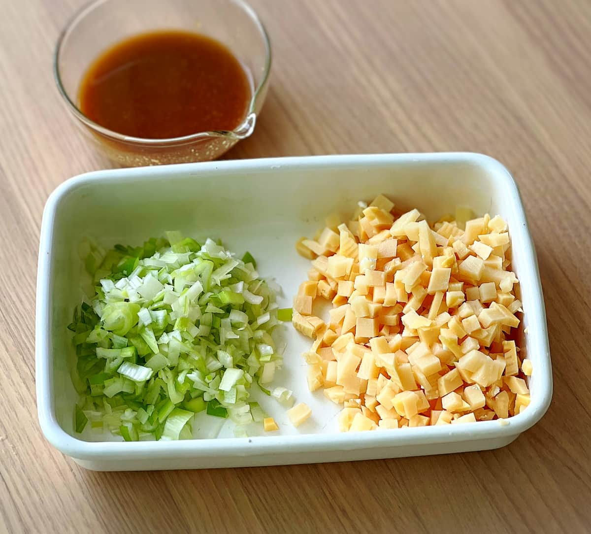 「肉みそレタス包み」レシピ