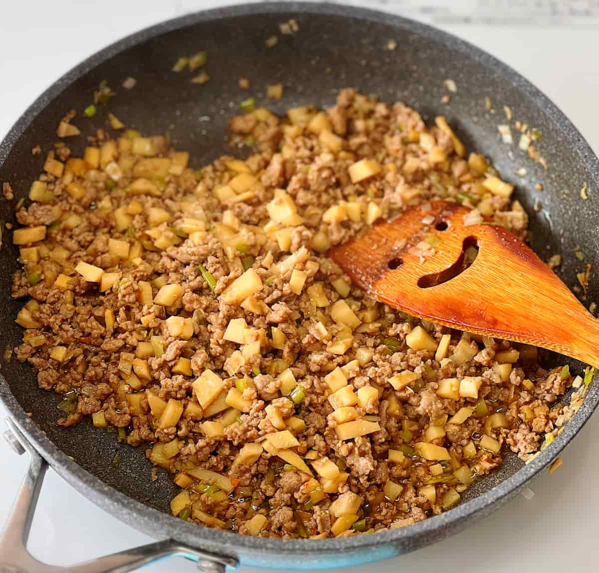 「肉みそレタス包み」レシピ