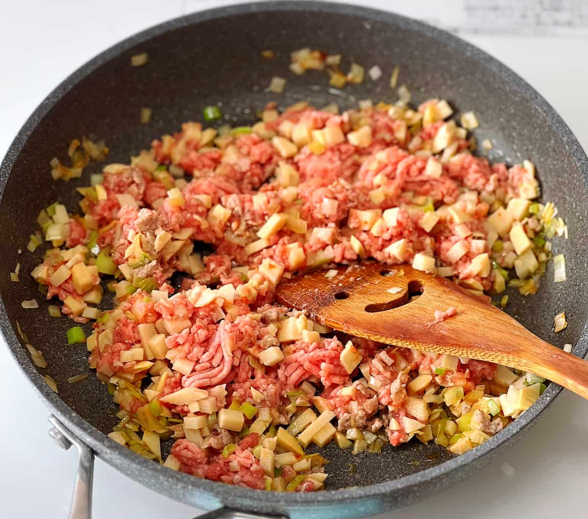 「肉みそレタス包み」レシピ