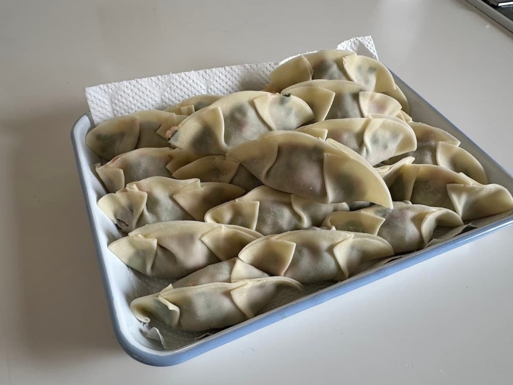 「肉汁あふれる肉餃子」レシピ　冷蔵庫で３０分冷やす
