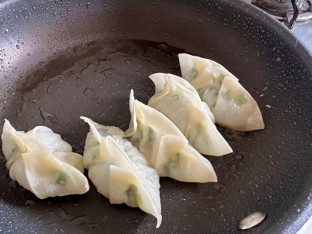 「肉汁あふれる肉餃子」レシピ