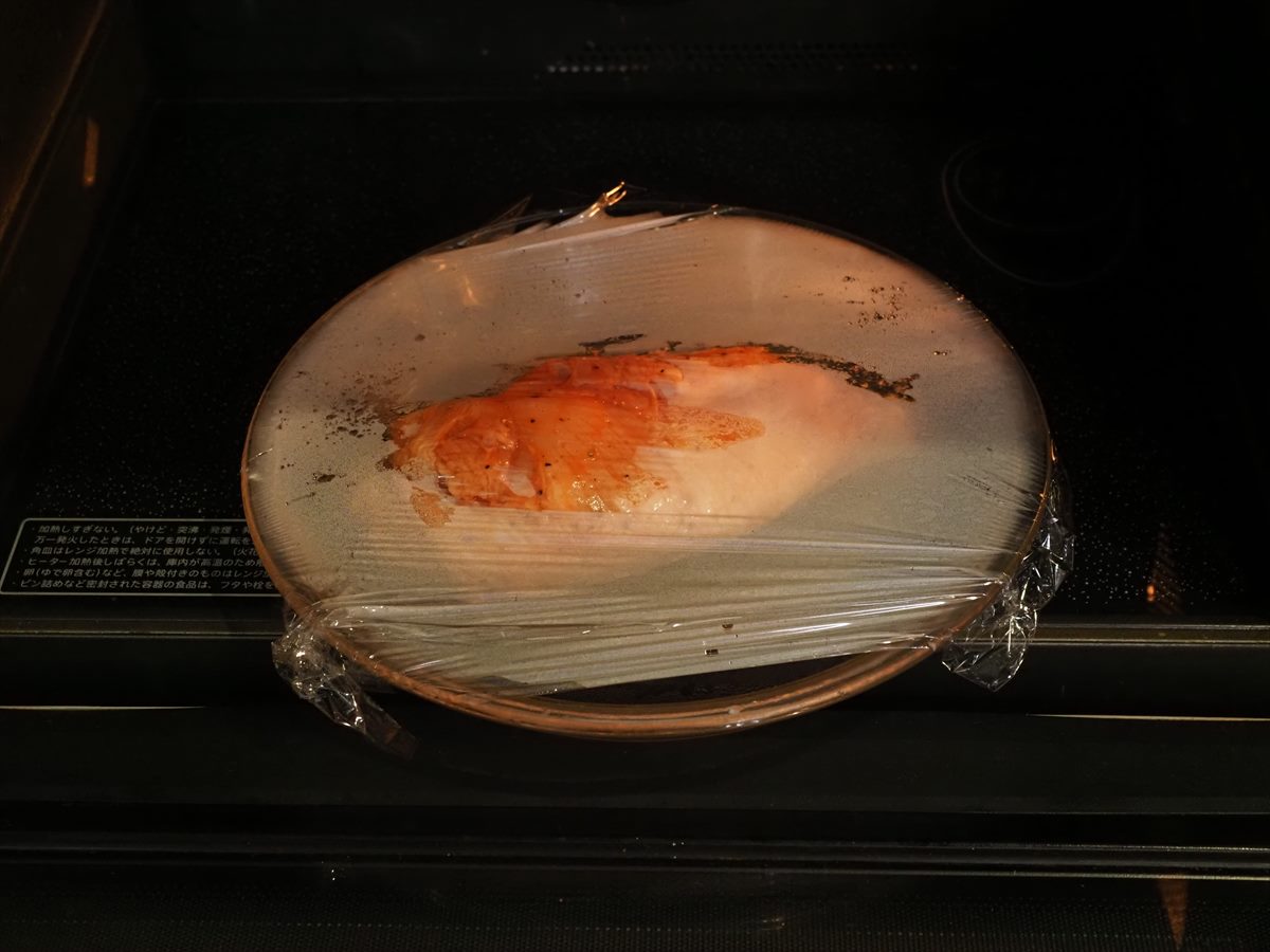 サラダチキンとキャベツの焼きケチャップチャーハン
