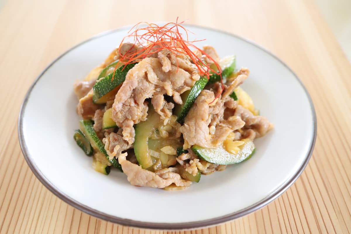 ズッキーニと豚肉のピリ辛にんにく炒め