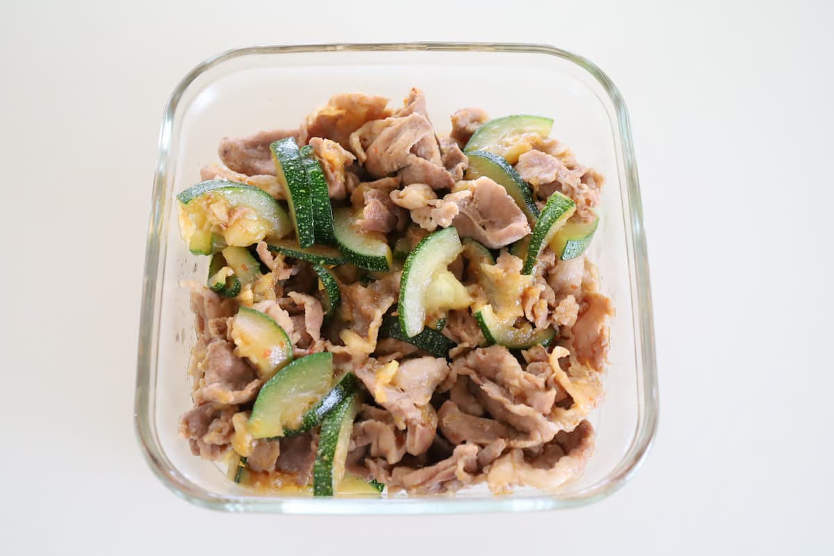 ズッキーニと豚肉のピリ辛にんにく炒め