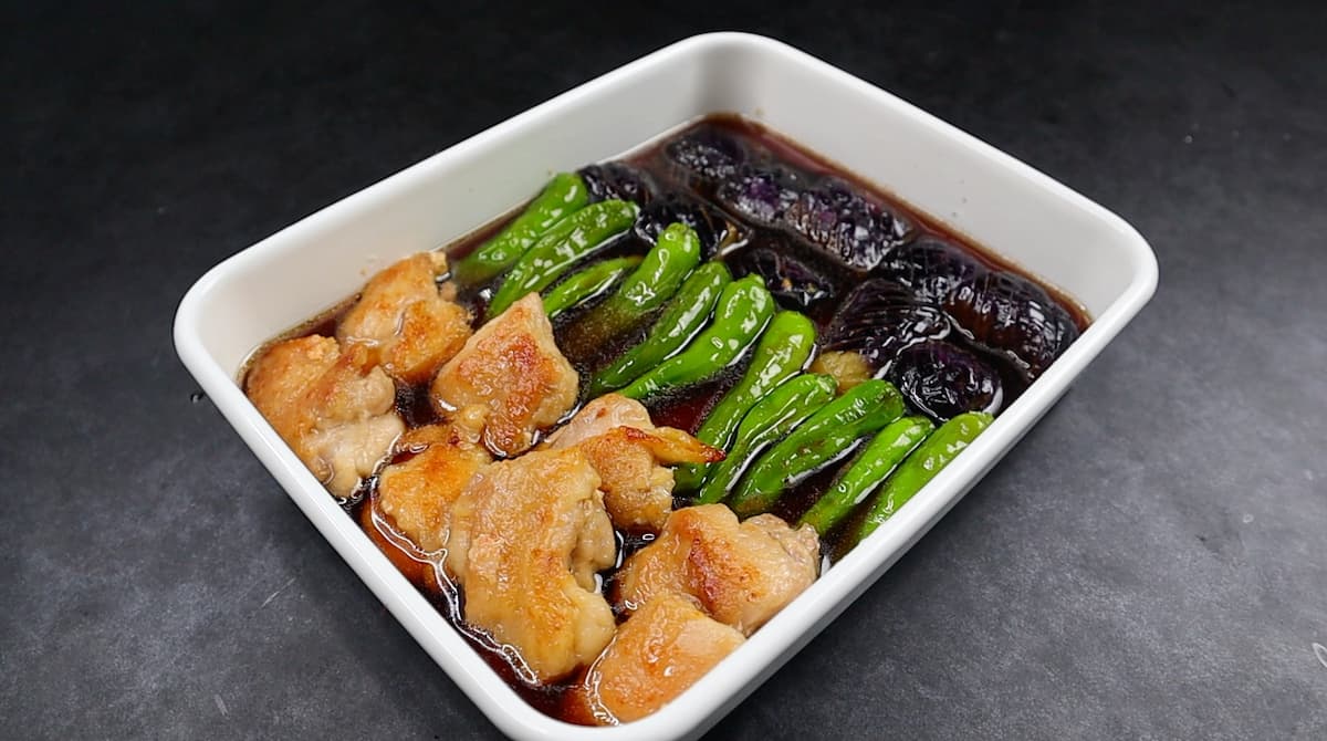 好きな食材を漬け込め!超旨すぎる「夏野菜の焼き浸し」の作り方