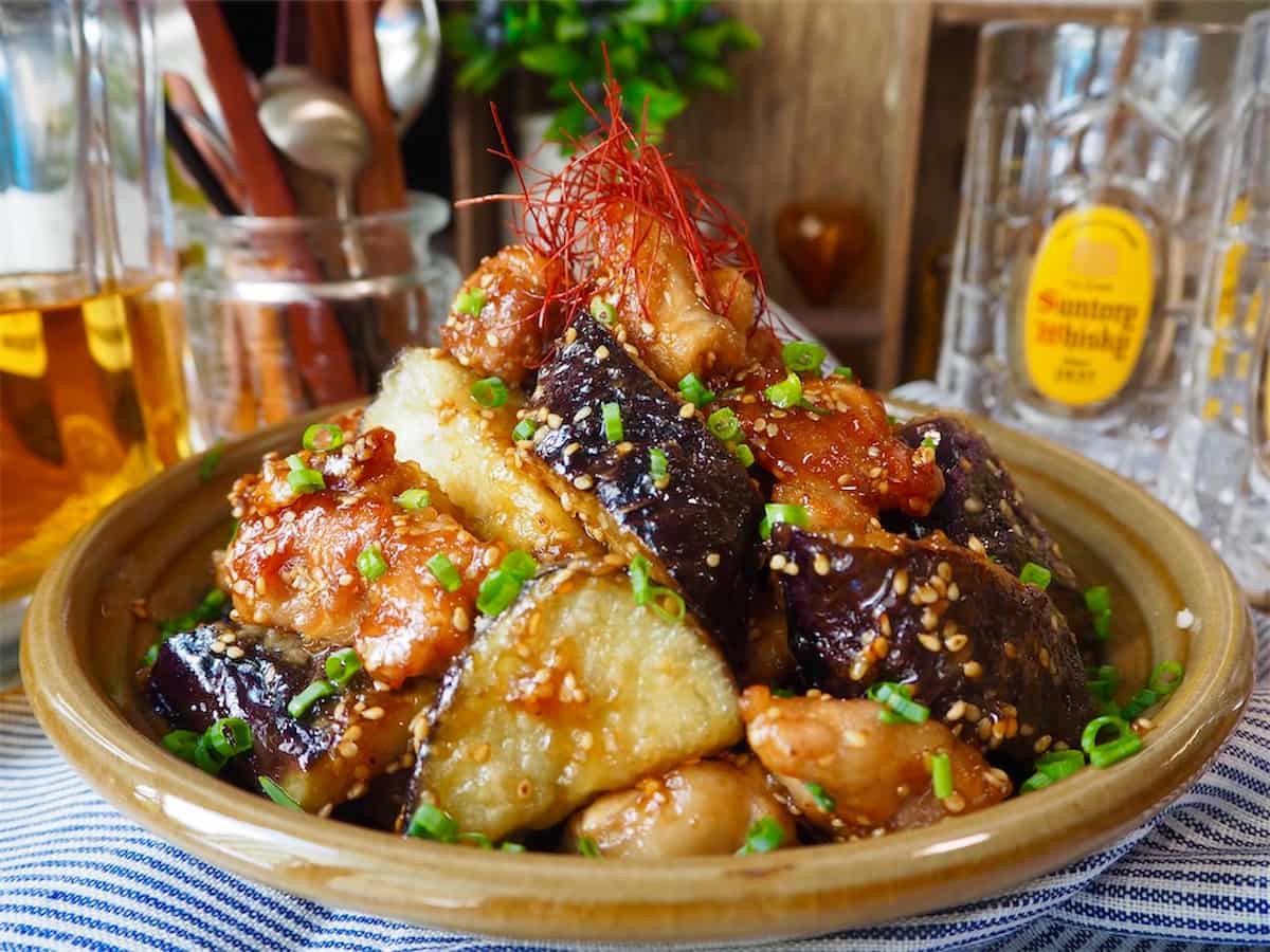 豚こま肉がジューシーに♪「豚肉となすの甘酢炒め」レシピ