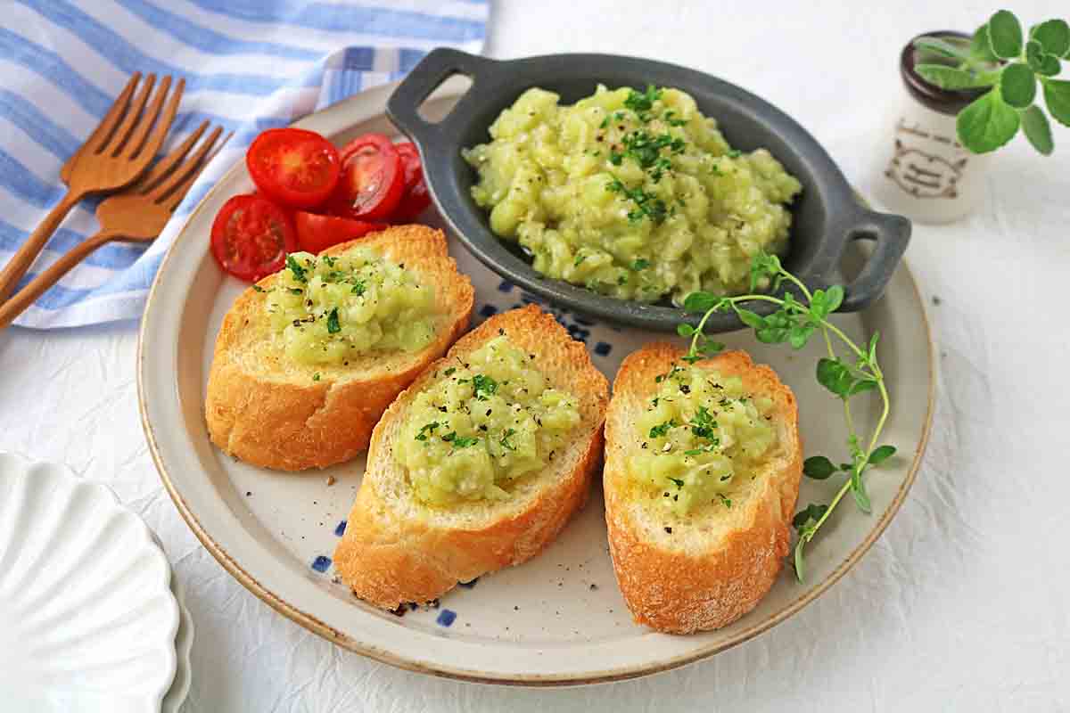 電子レンジで!「とろとろなすのペースト」で作る簡単おつまみ