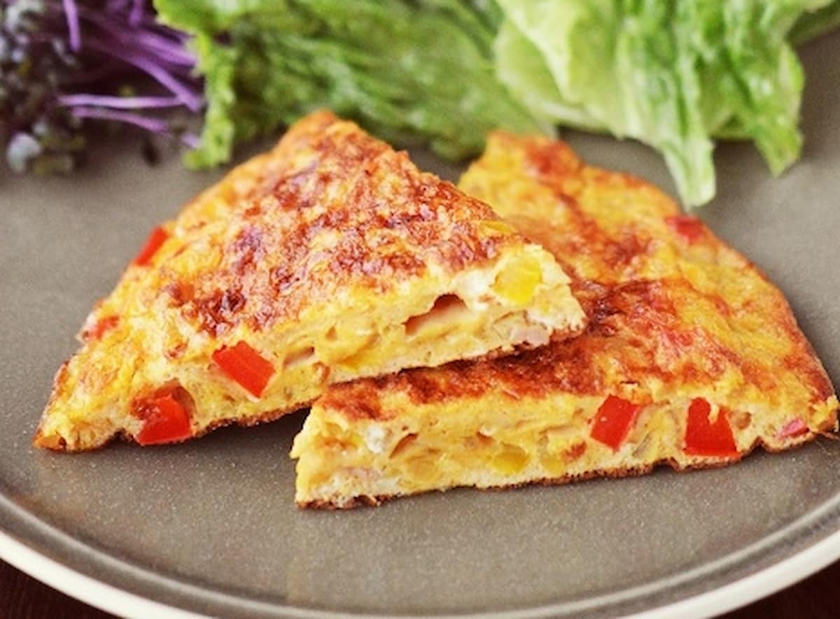 巻かずに簡単！見た目も華やかな「パプリカのオムレツ」4選