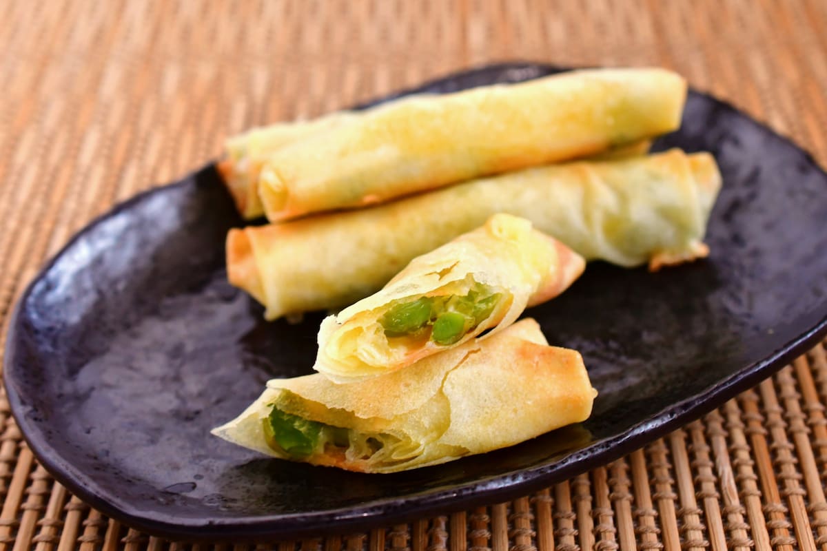 枝豆とチーズのオイル漬けを使った春巻き
