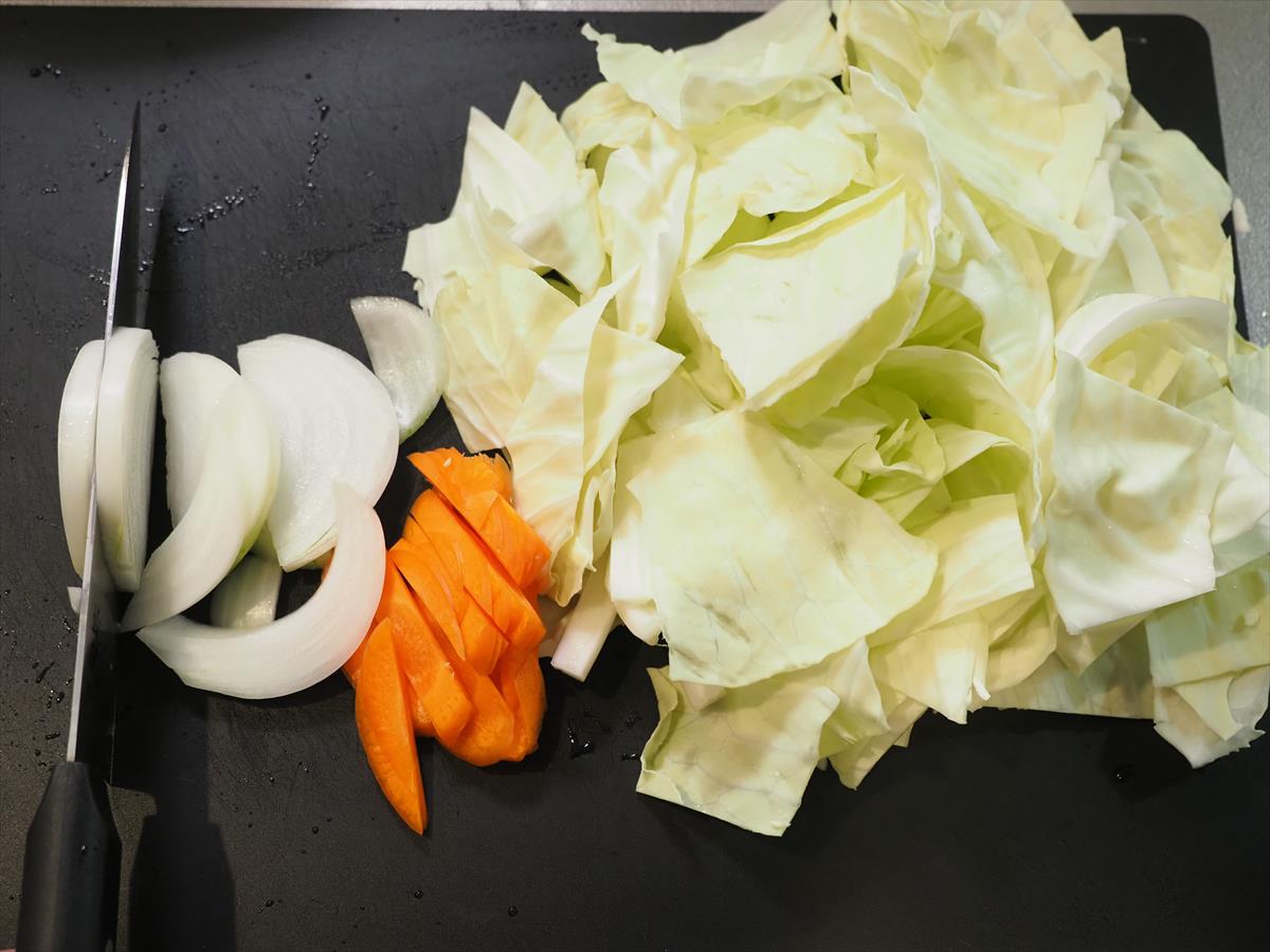 鶏ちゃん、野菜たっぷり、甘辛い味噌しょう油味でご飯がモリモリいけます!