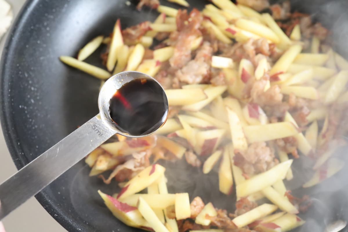さつまいもと豚肉のシンプル炒め