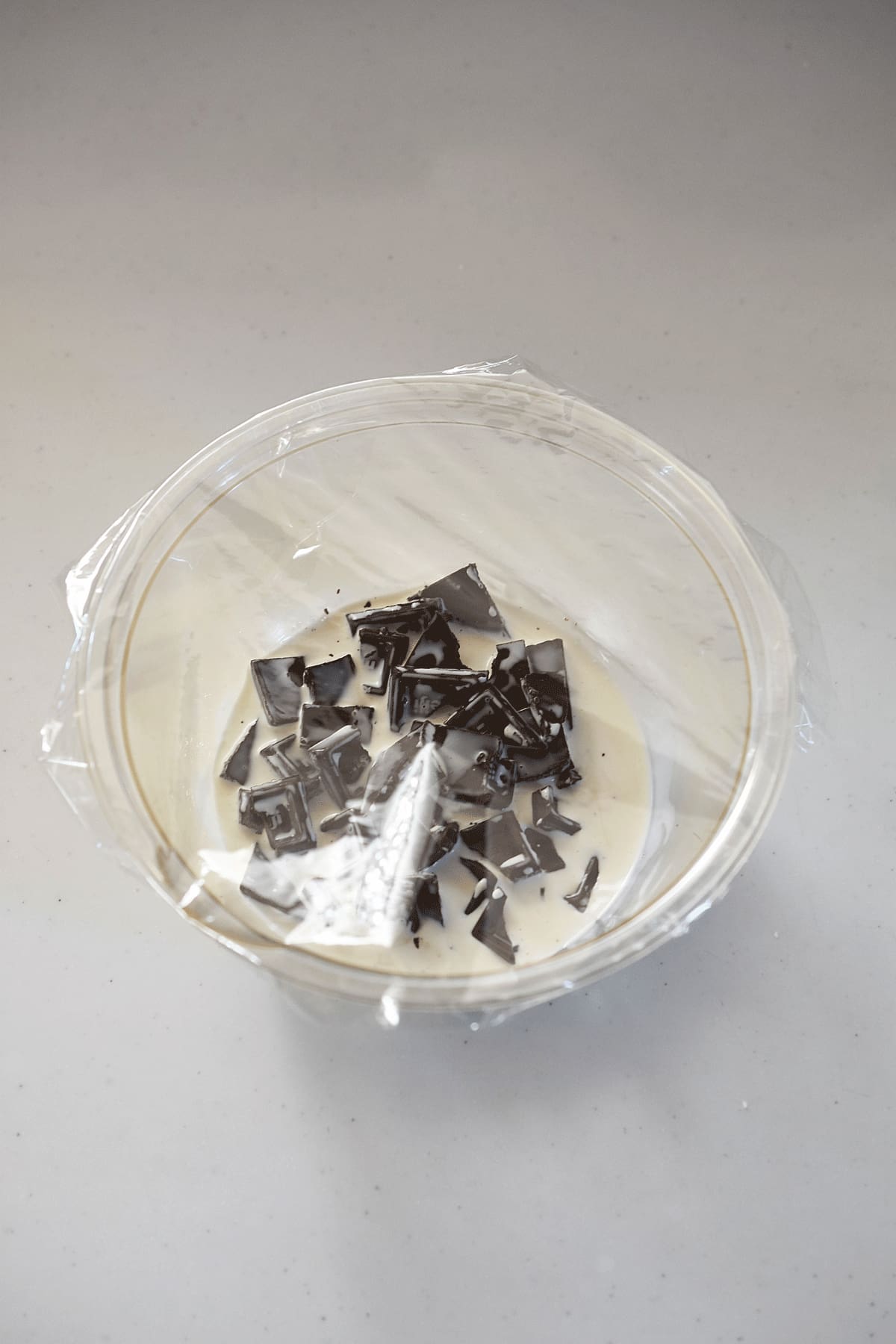 材料2つでチョコレートムース-工程1a