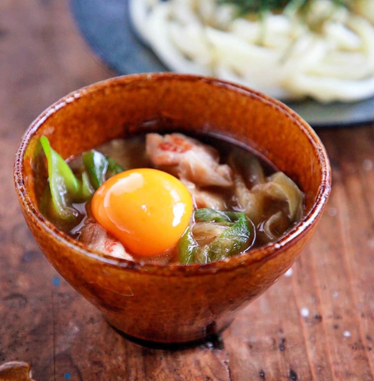 満足感ばっちり!寒い日にぴったりな「鶏肉入りうどん」で温まろう♪