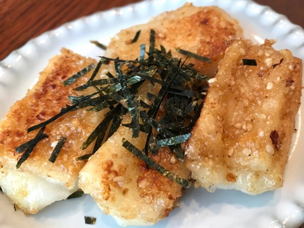 刻みのりをかけても まいのおやつ こんがりみそもち
