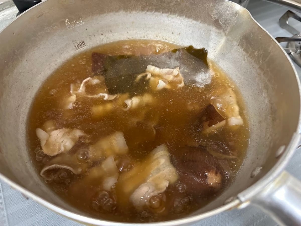 5分ほど煮た後