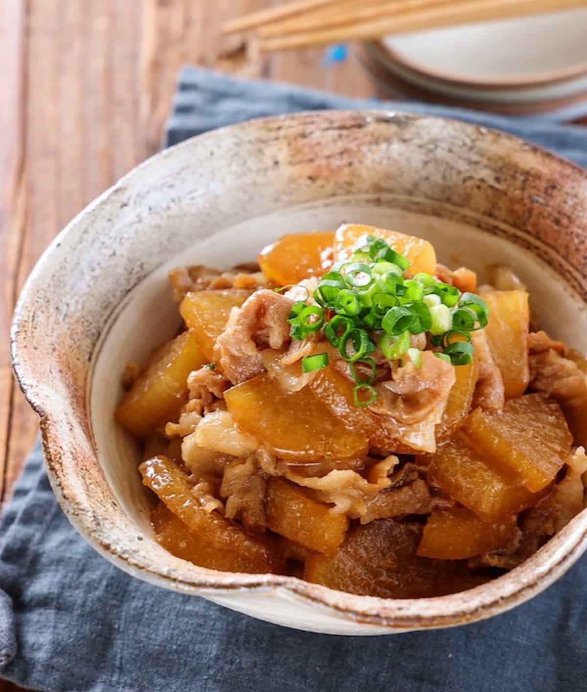 「薄切り大根×豚バラ肉」が主役!時短で作れる簡単おかず