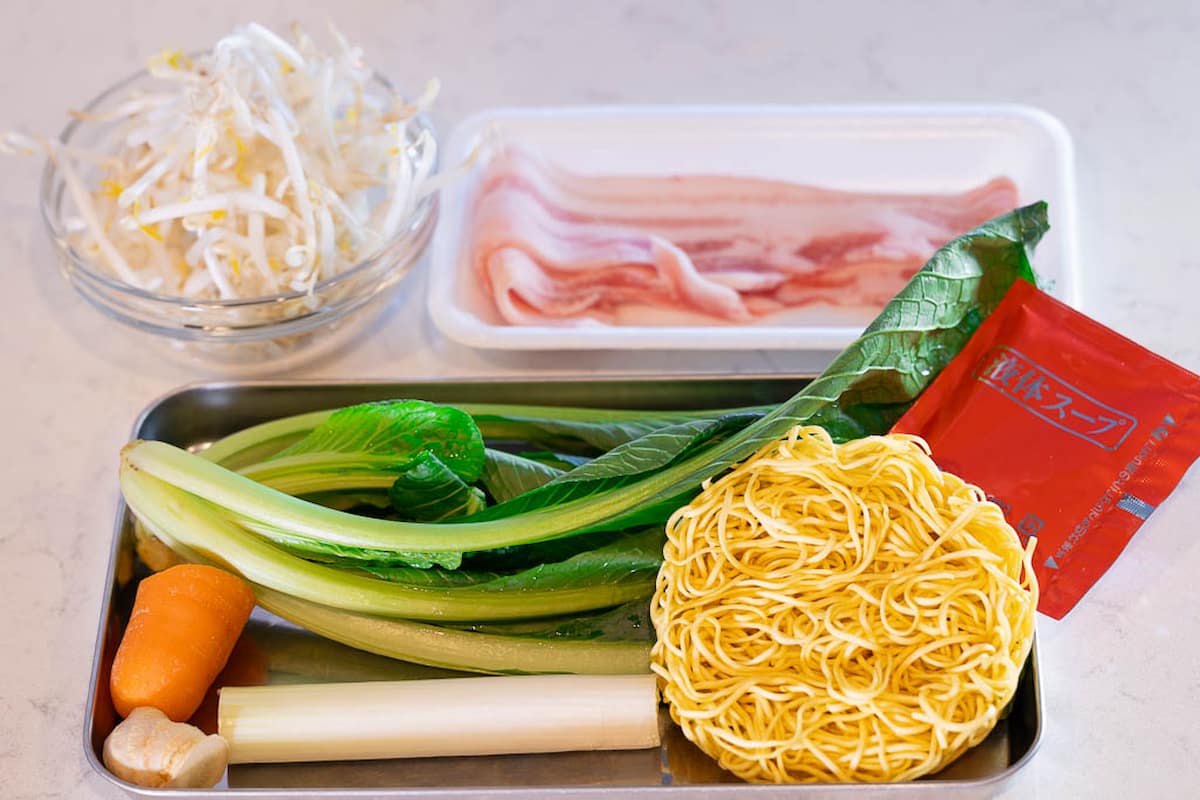 具だくさん煮込みラーメン