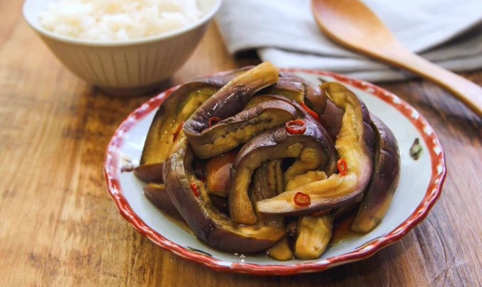 暑い日に食べたい！ご飯もお酒もすすむ「ピリ辛なす」