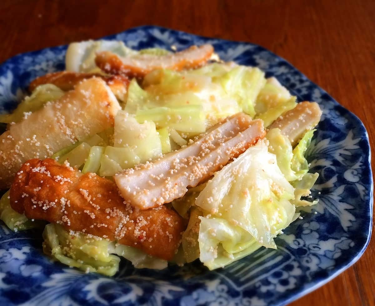 忙しい日に助かる!5分で作れる「キャベツ×ちくわ」レシピ