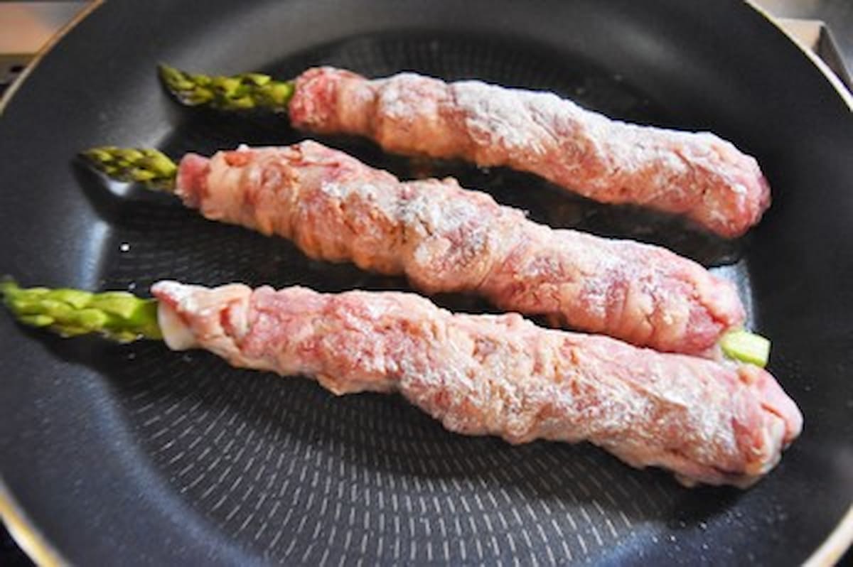 松本ゆうみ(ゆーママさん)の「アスパラのソース肉巻き」 工程4