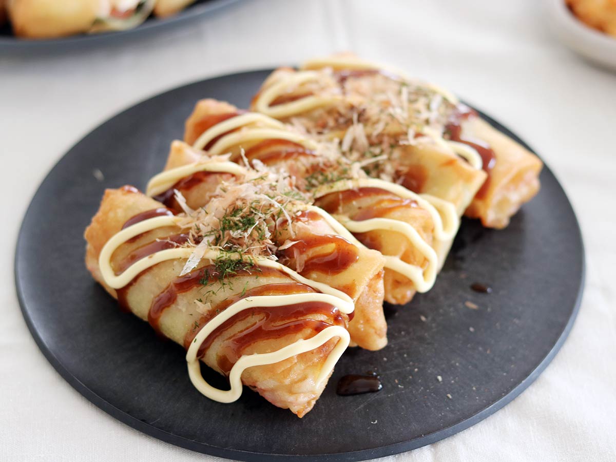これが春巻き?軽食としても◎な「スティックお好み焼き&マルゲリータピザ風」アレンジレシピ