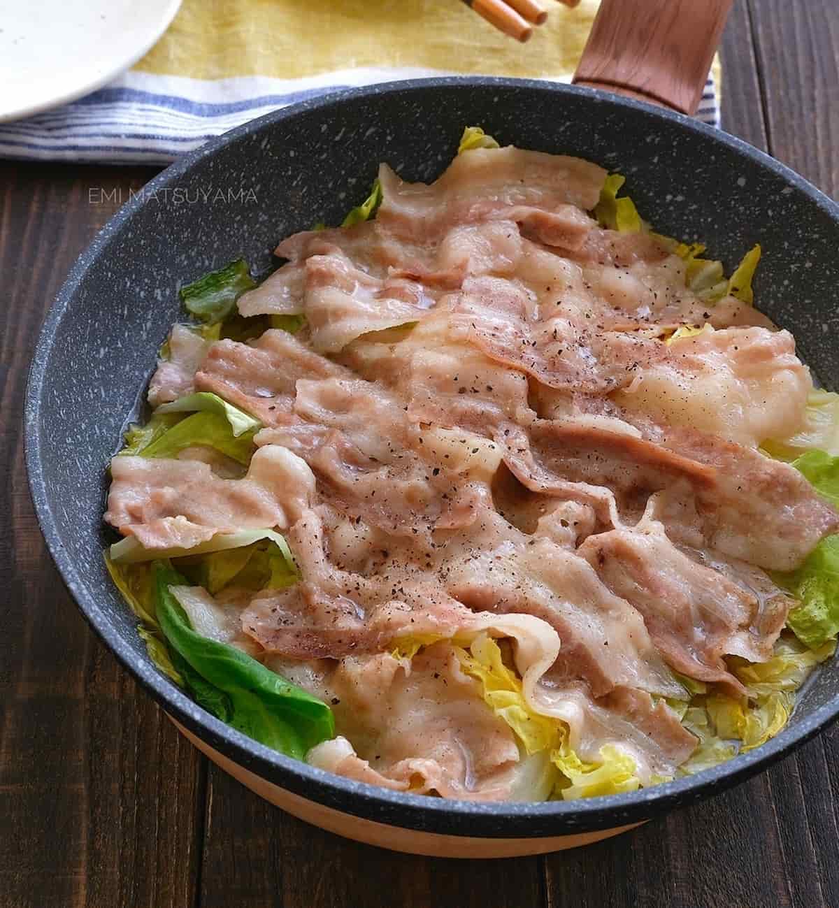 レモン風味がおいしい♪「豚バラ×キャベツ」さっぱりコク旨おかず