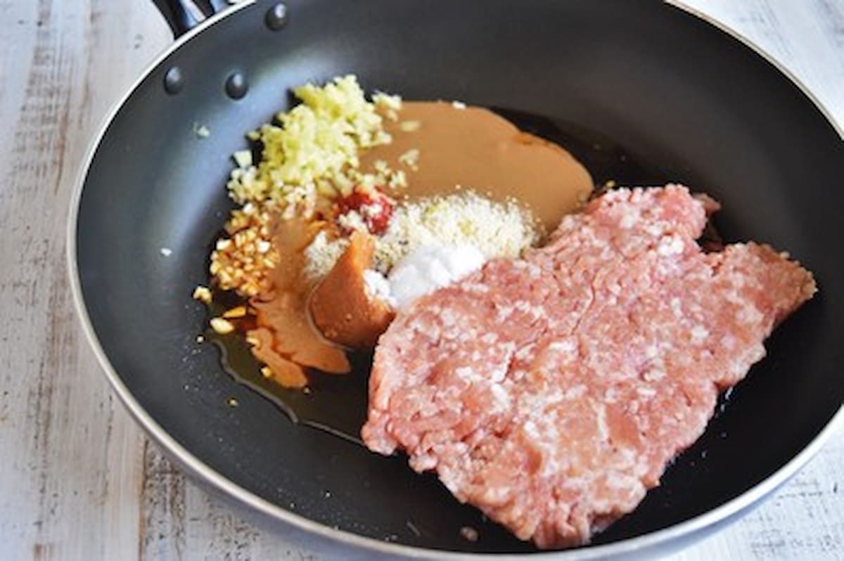松本ゆうみ(ゆーママ)さんの「坦々ごま肉味噌」レシピ 工程1