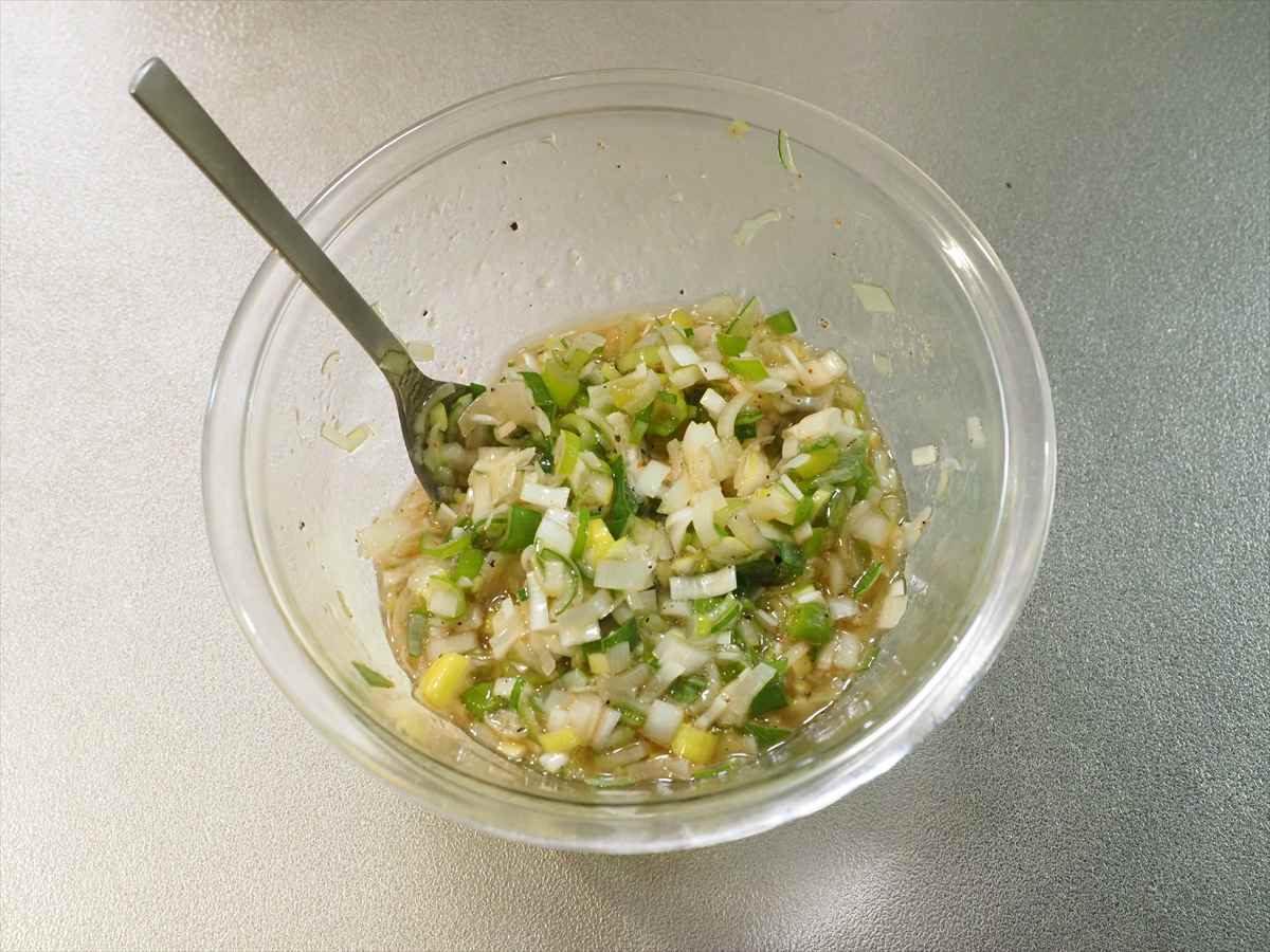 皮パリパリ鶏もも肉のねぎ塩焼き