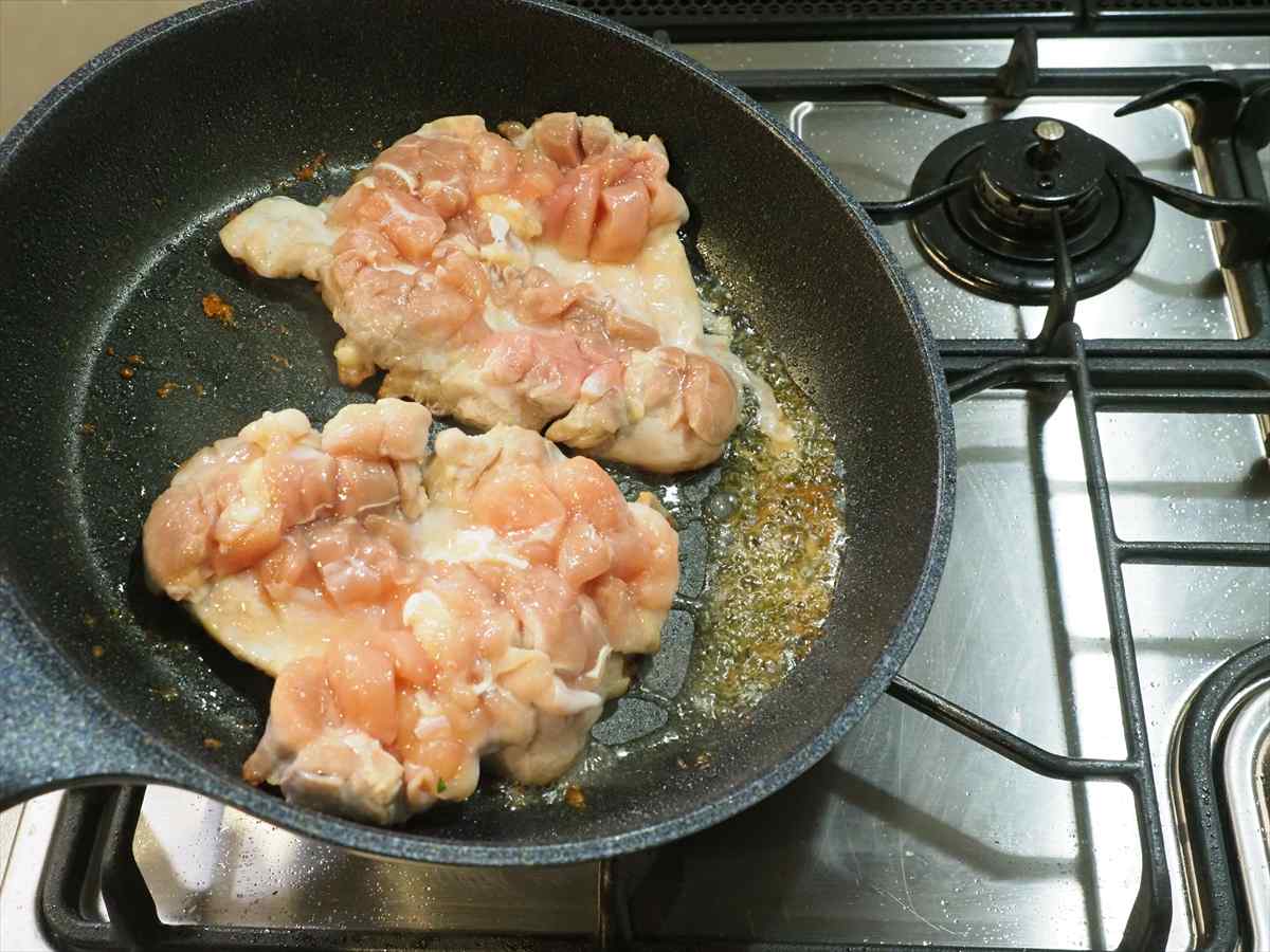 皮パリパリ鶏もも肉のねぎ塩焼き