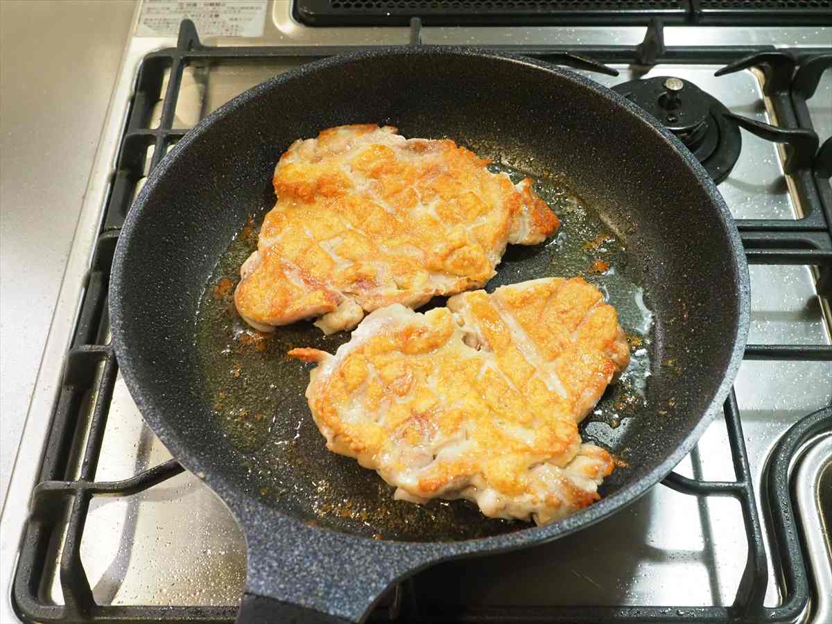 皮パリパリ鶏もも肉のねぎ塩焼き