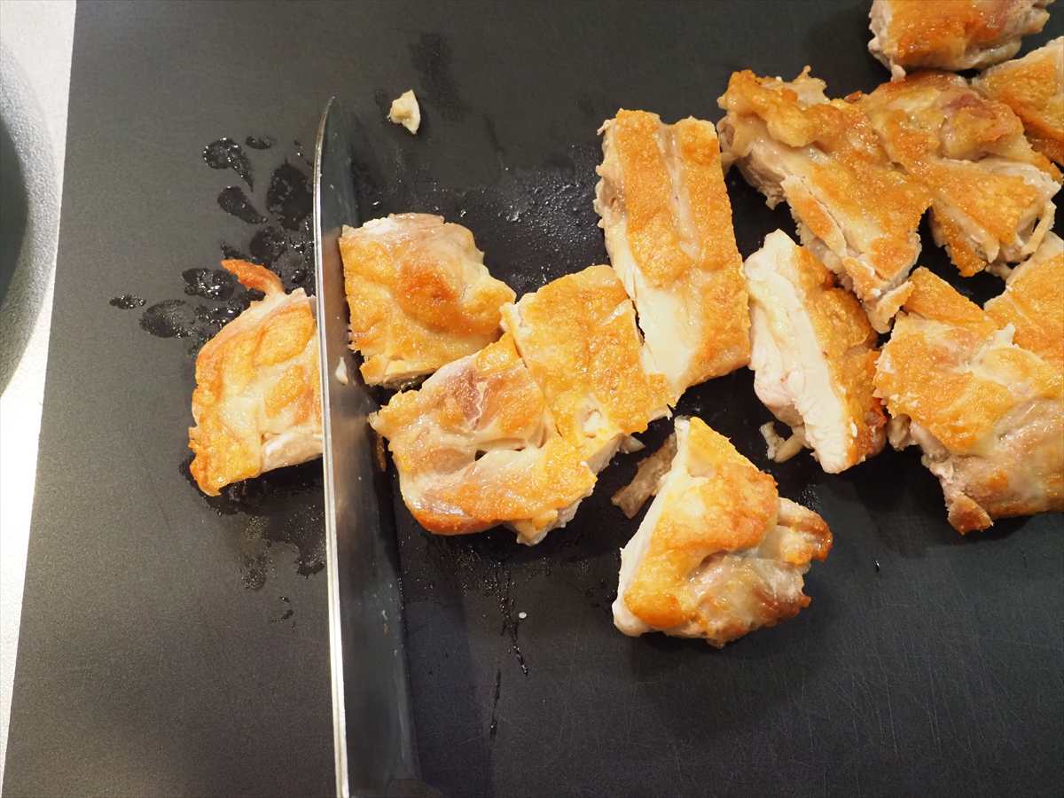 皮パリパリ鶏もも肉のねぎ塩焼き