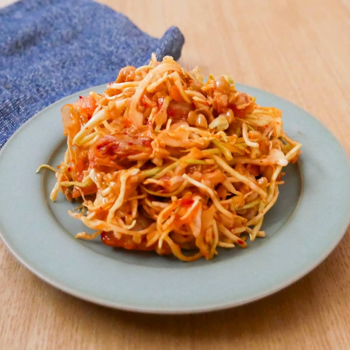 想像以上においしい♪5分で作れる「納豆とキムチのキャベツサラダ」