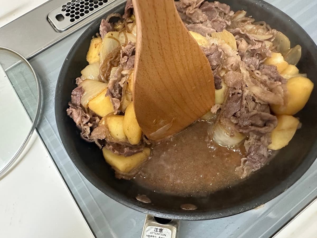 「味がしみない」「ホクホクにならない」を解決!おいしい肉じゃがを作るポイント5つ