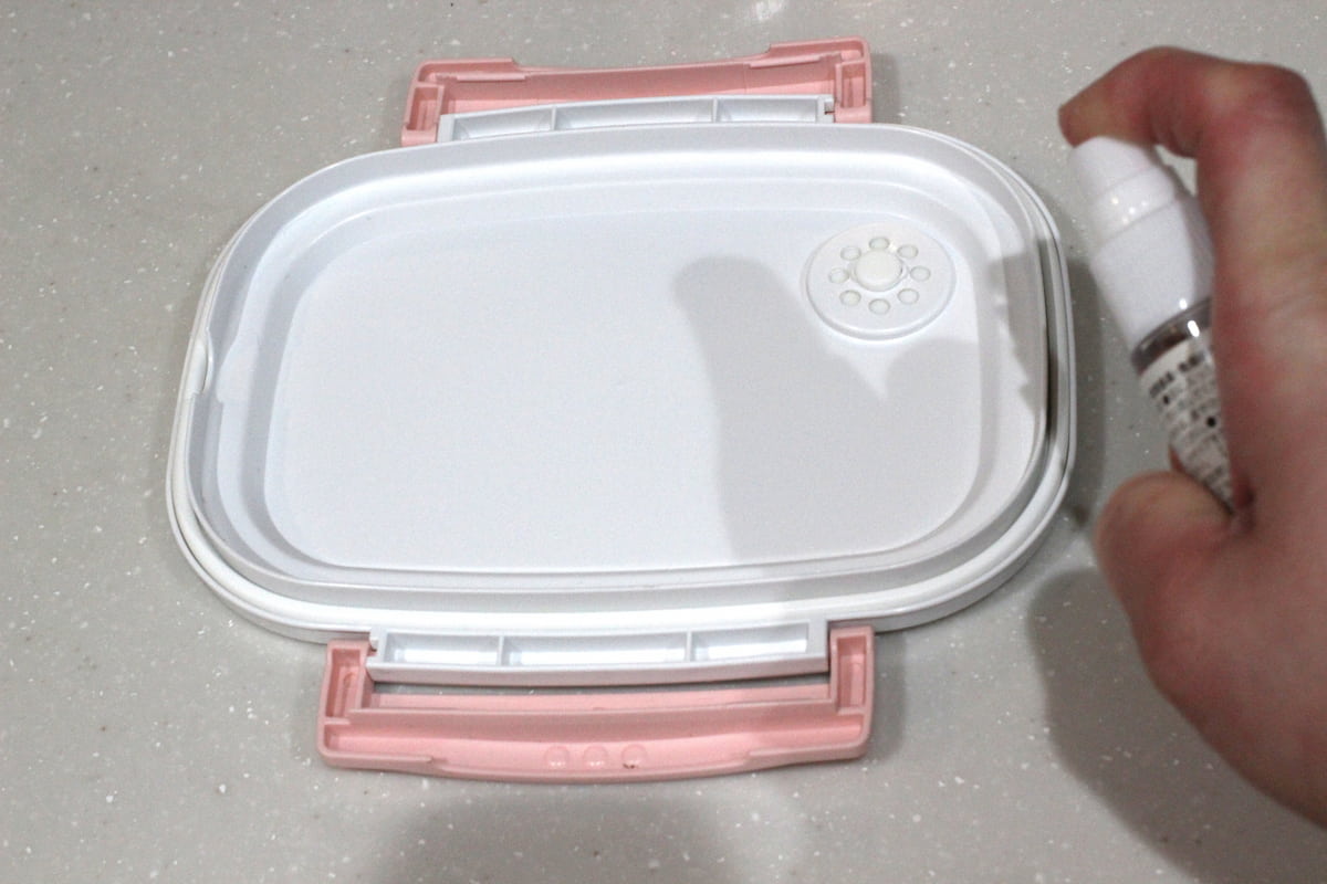 セリア「お弁当用アルコールスプレー」使い方1