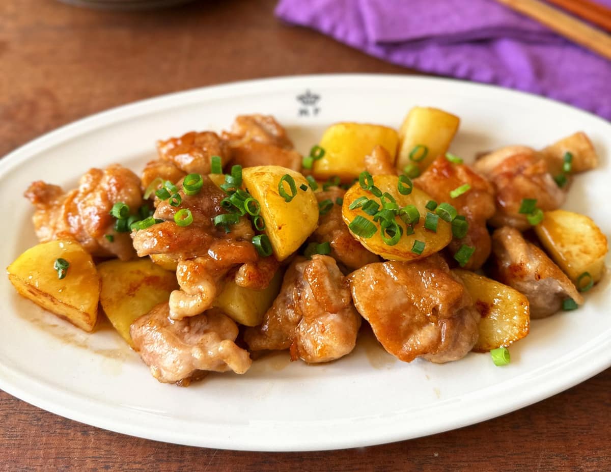食べ応えばっちり!箸が止まらなくなる「鶏もも肉×じゃがいも」レシピ