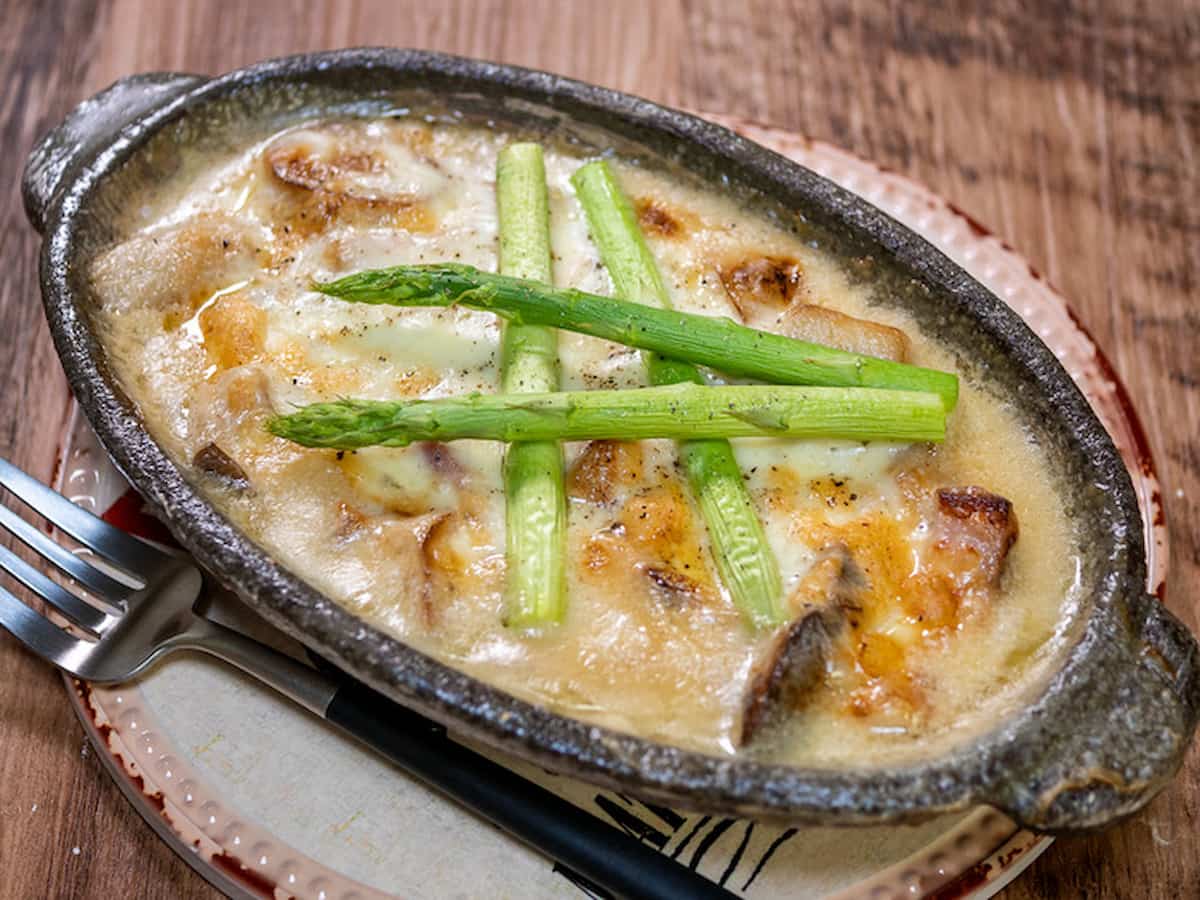 コリッと歯ごたえがくせになる♪「エリンギのグラタン」レシピ5選