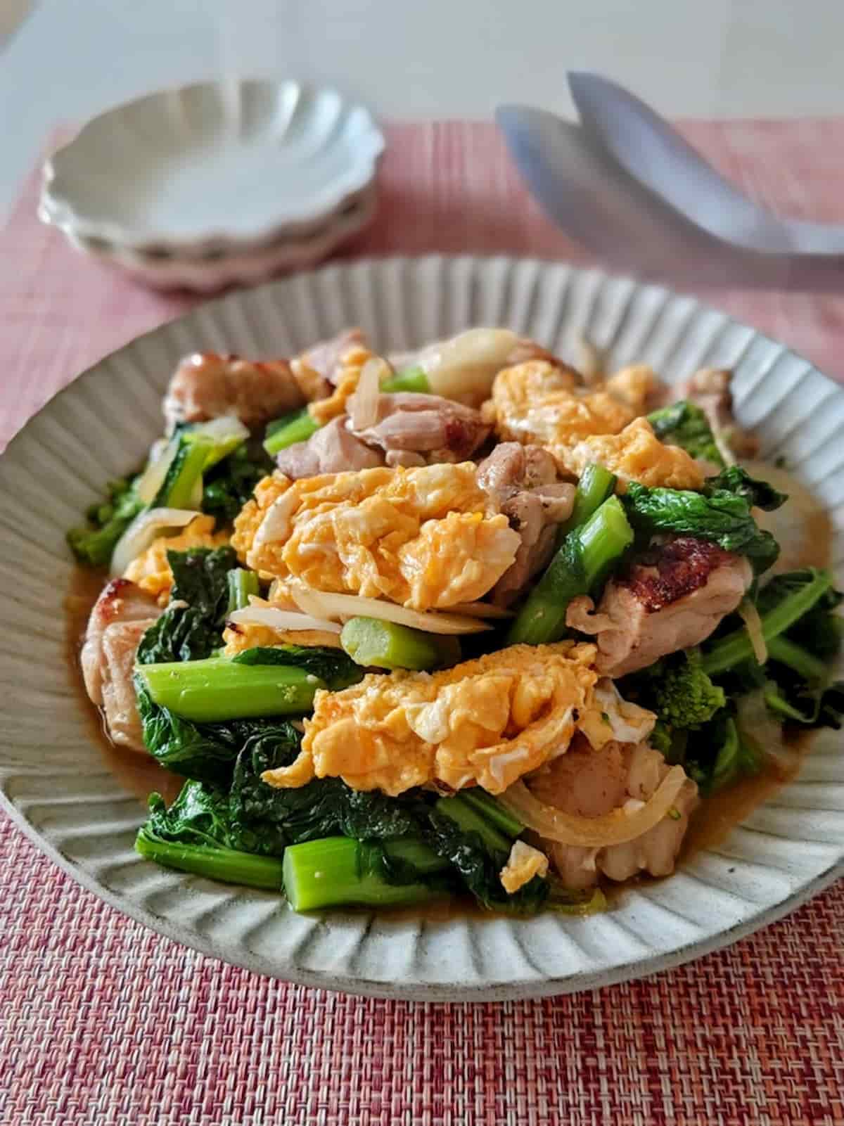 ぱぱっと作れて彩りきれい♪「菜の花×卵」炒め物おかず