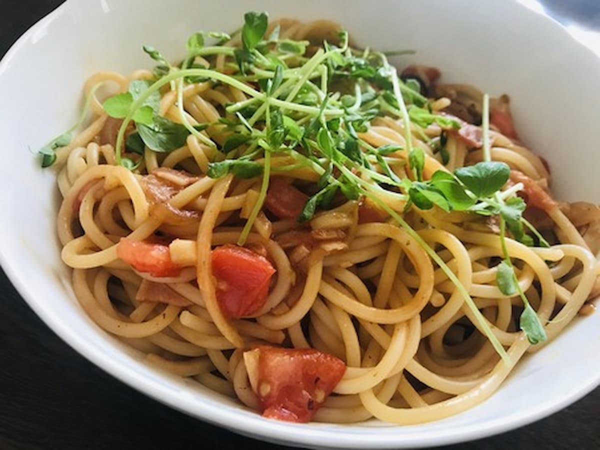 アレンジいろいろ！「ベーコン×豆苗」のパスタレシピ