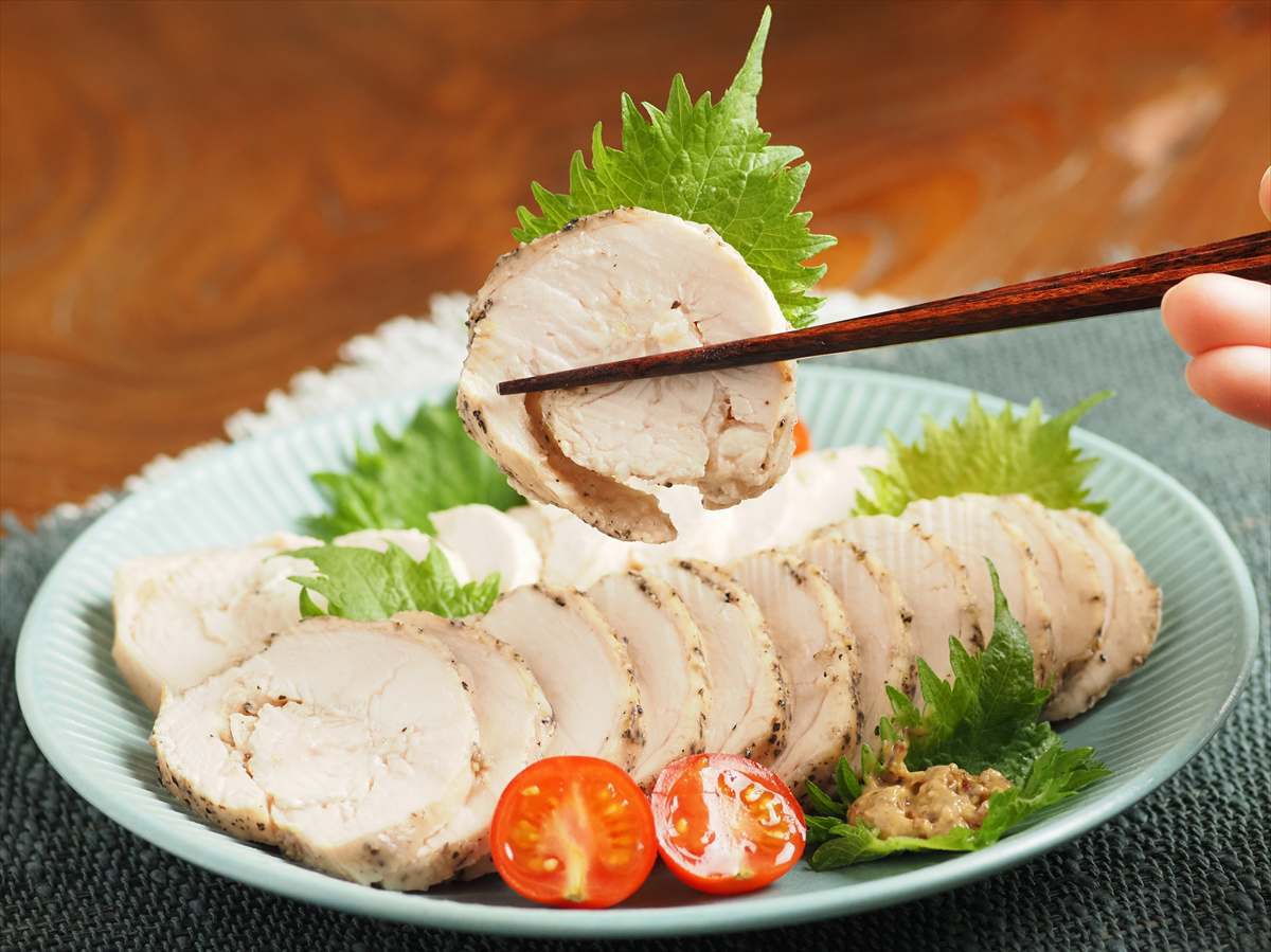 1kgの鶏むね肉で大量作り置き！しっとりやわらか「鶏ハム」レシピ