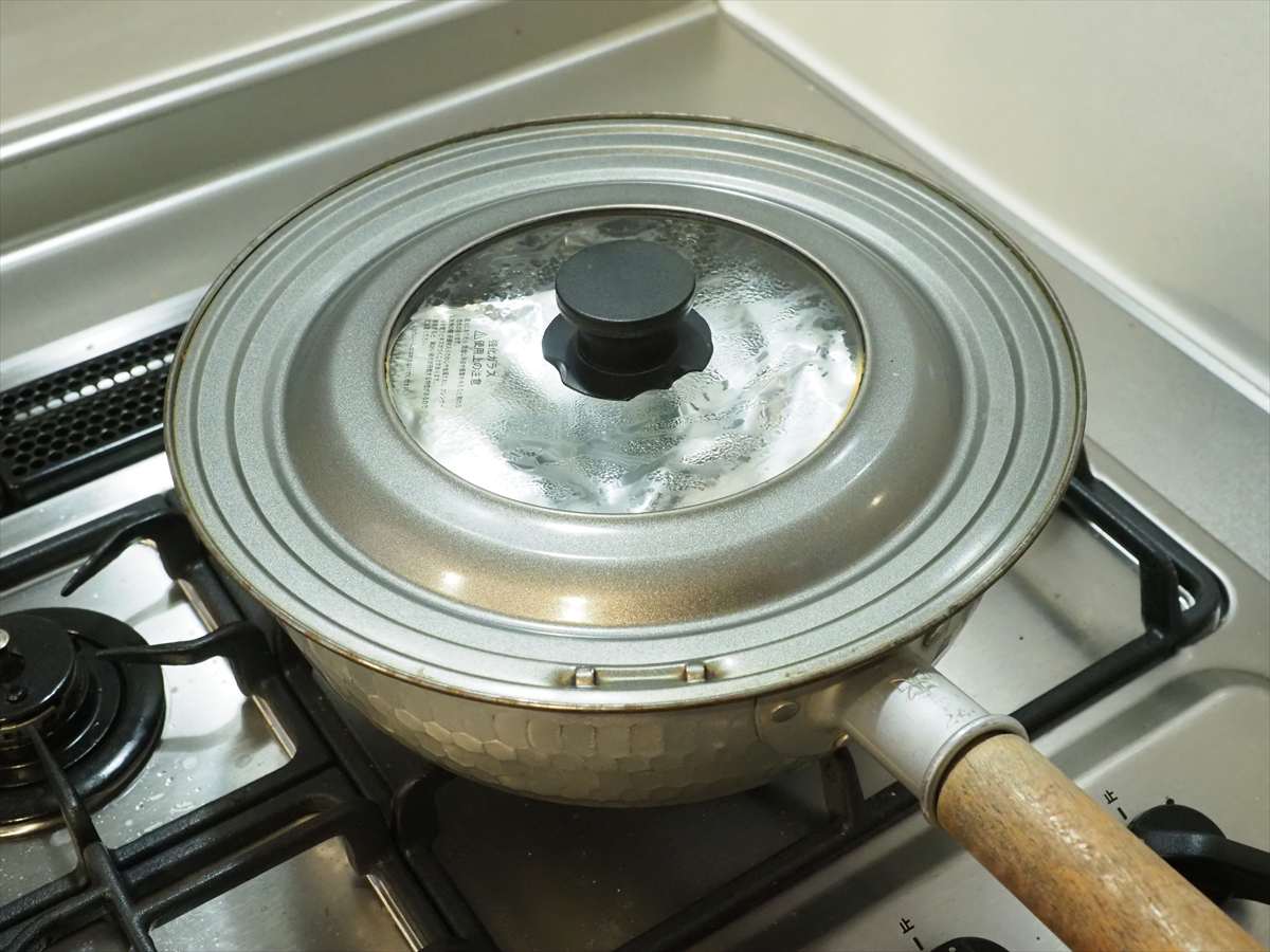 1㎏鶏ハム大鍋でまとめて調理