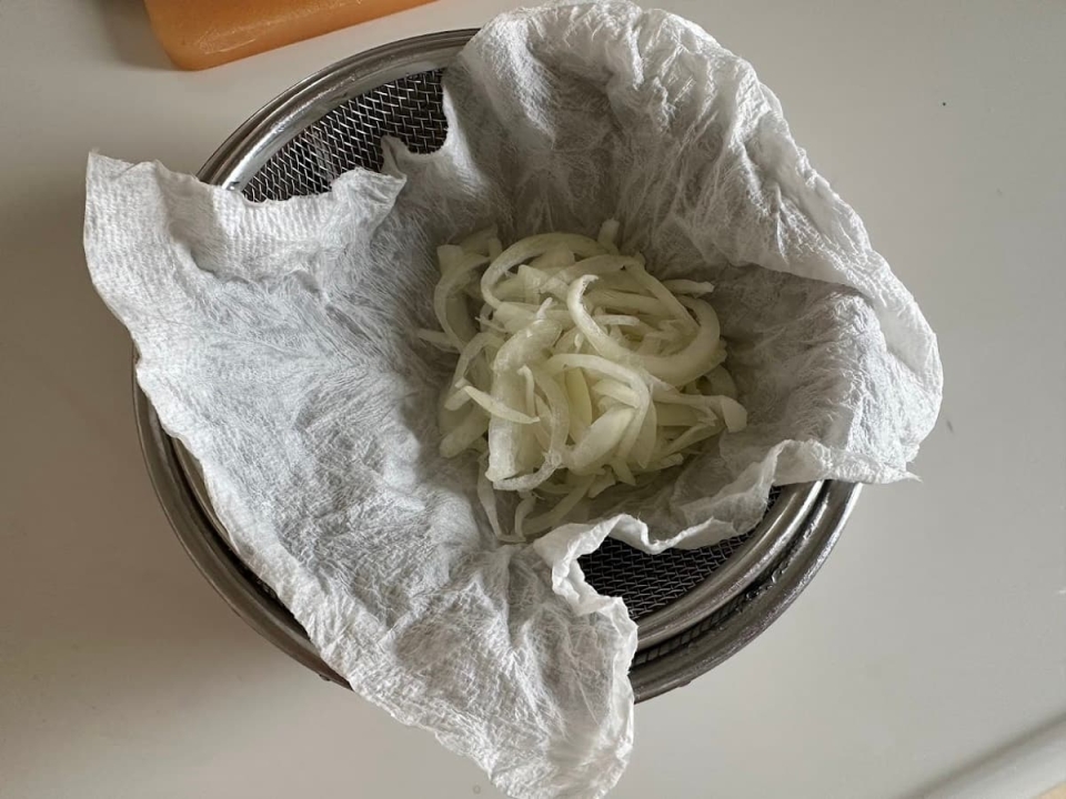 水気を絞る