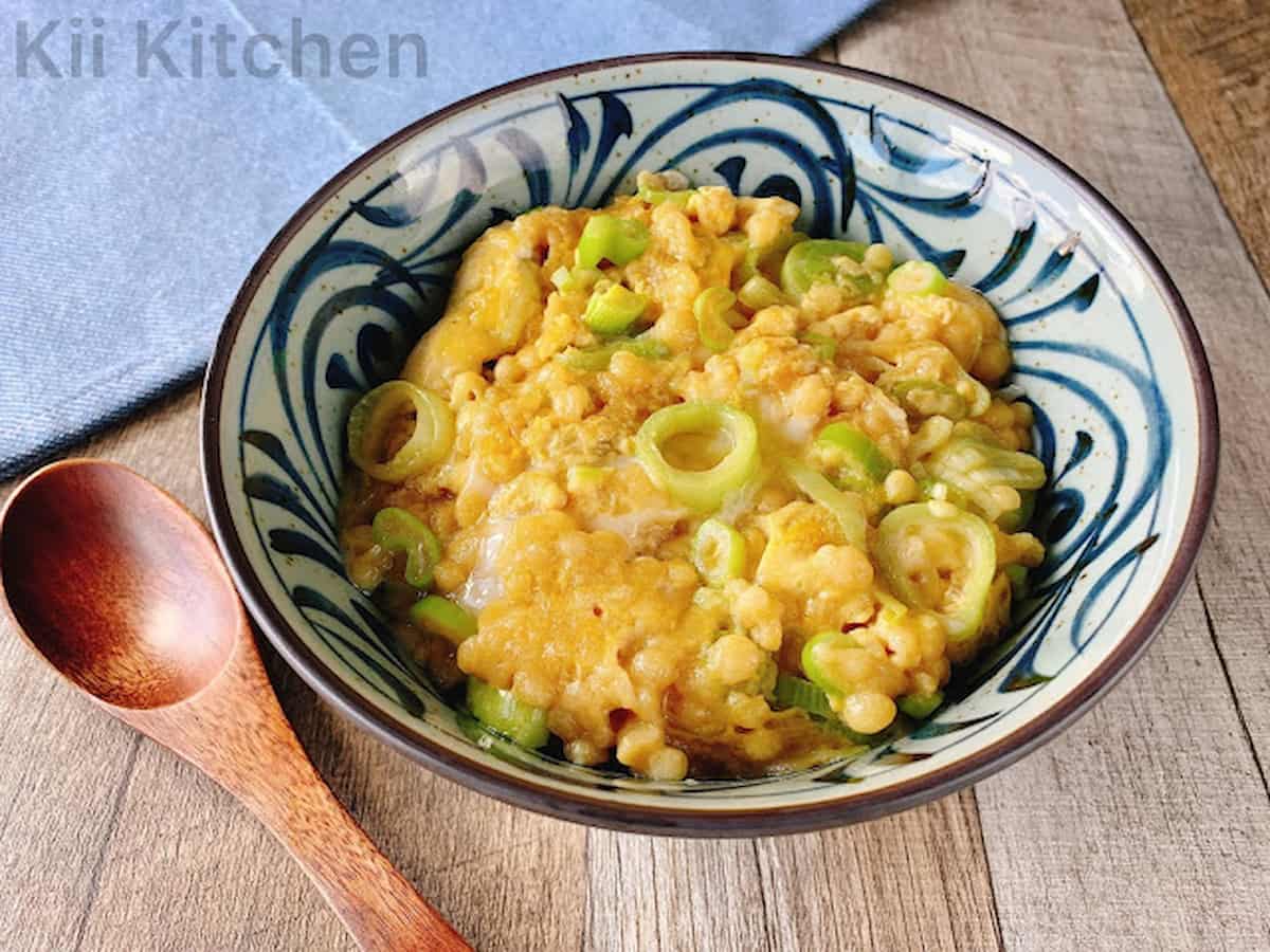 忙しい日のごはんはこれ！レンジで簡単「卵丼」5選