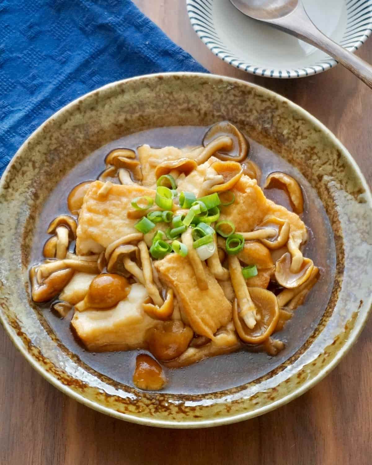 あと一品に悩んだら♪「厚揚げ×なめこ」あったかおかず