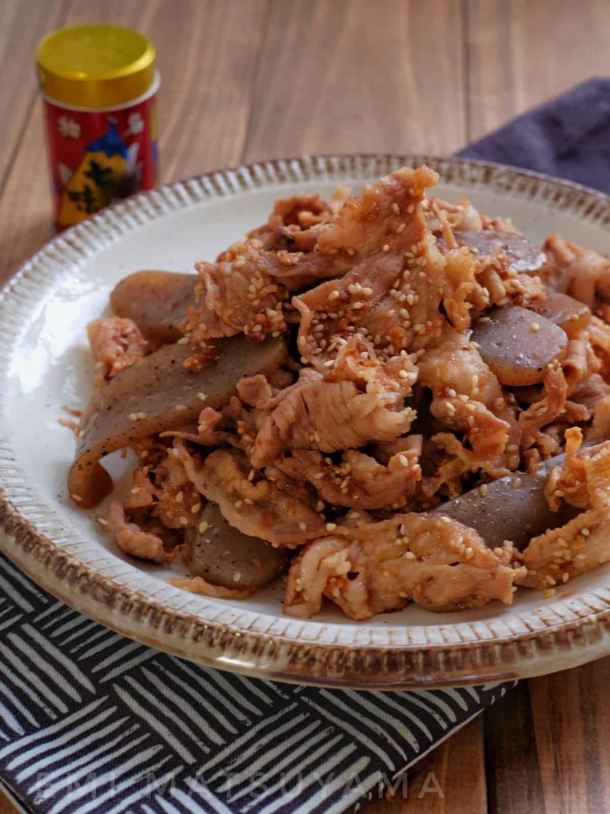 お財布にやさしい！「豚こま肉とこんにゃく」のかんたん炒め物