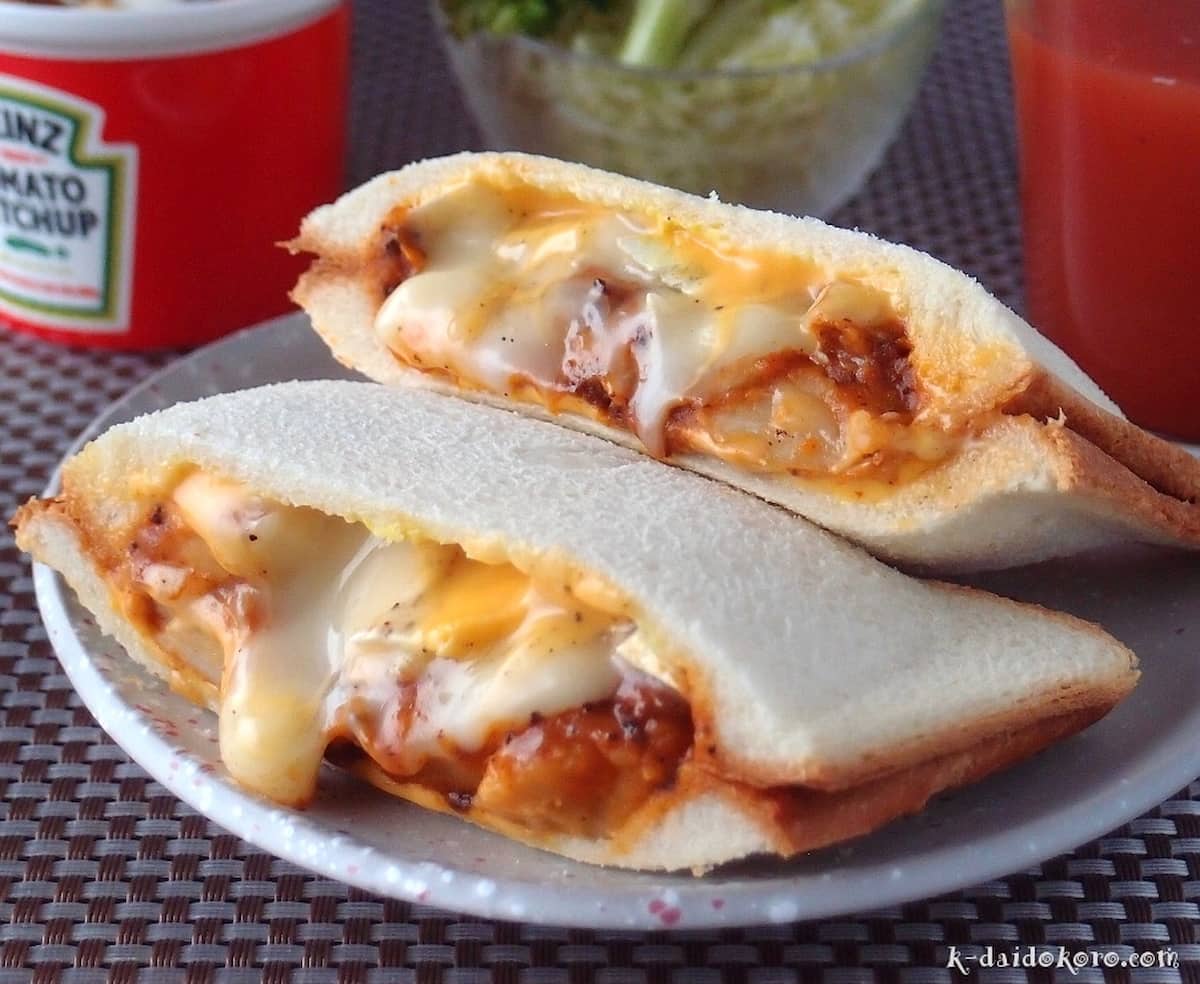 とろけるチーズがたまらない！食欲そそる「ホットサンド」5選