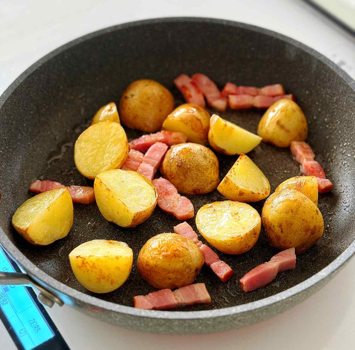 新じゃがとベーコンの甘辛バターしょうゆ