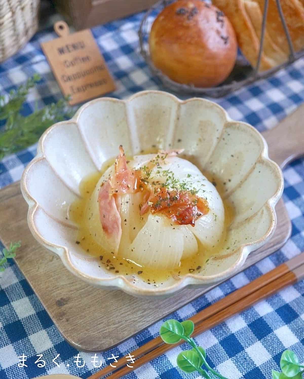 レンジで簡単！「新玉ねぎのとろけるバター蒸し」