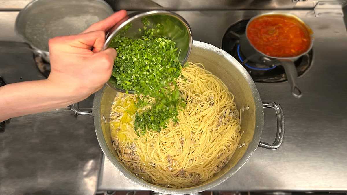 工程8「あさりのスパゲティ」