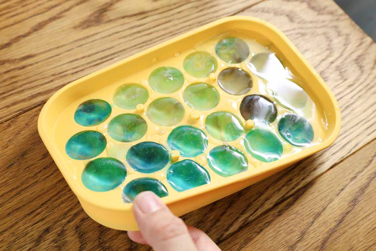 「まるでビー玉のような琥珀糖」